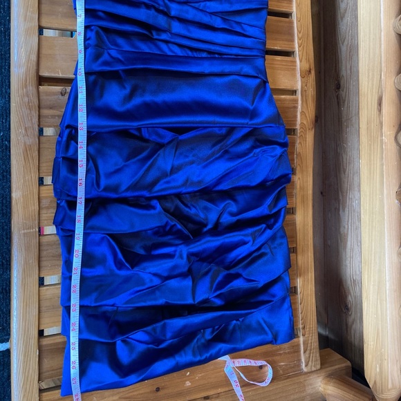 Le Chateau formal dress - Picture 8 of 9